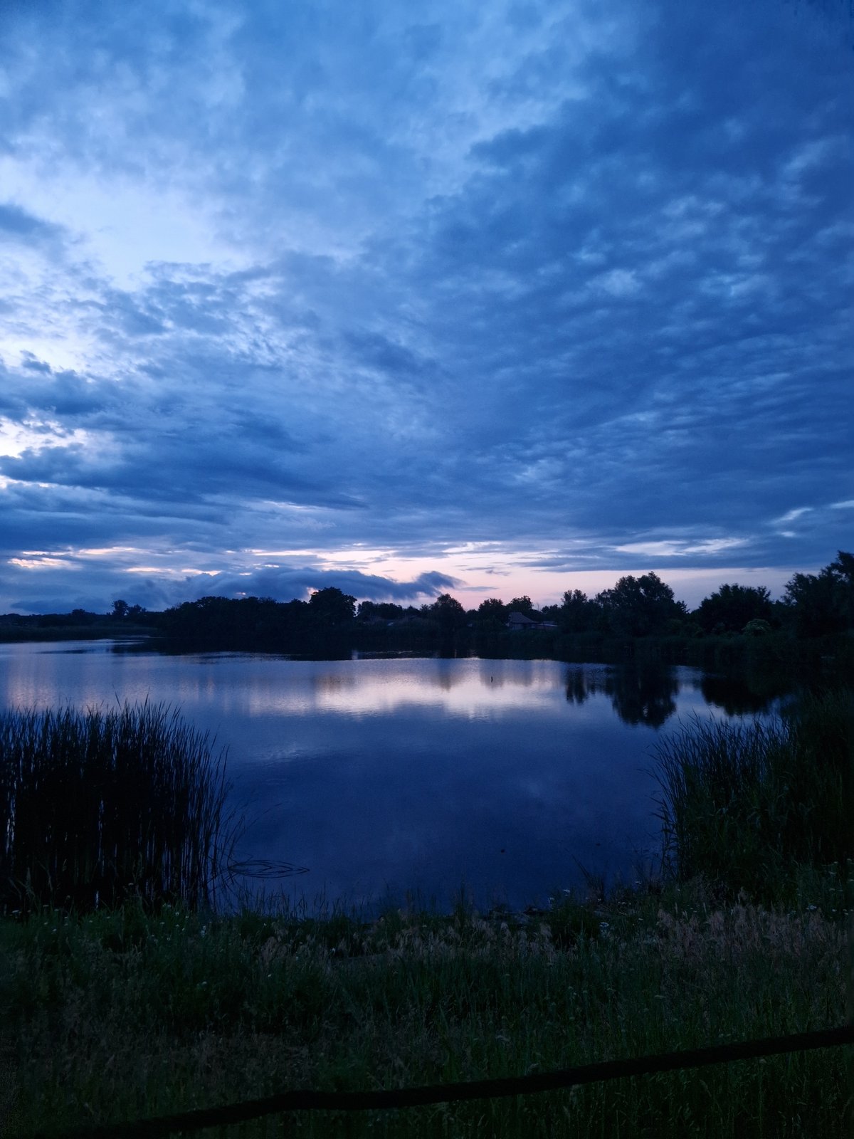 Rural Twilight Journey Documented Through 30 Scenic Dusk Memories