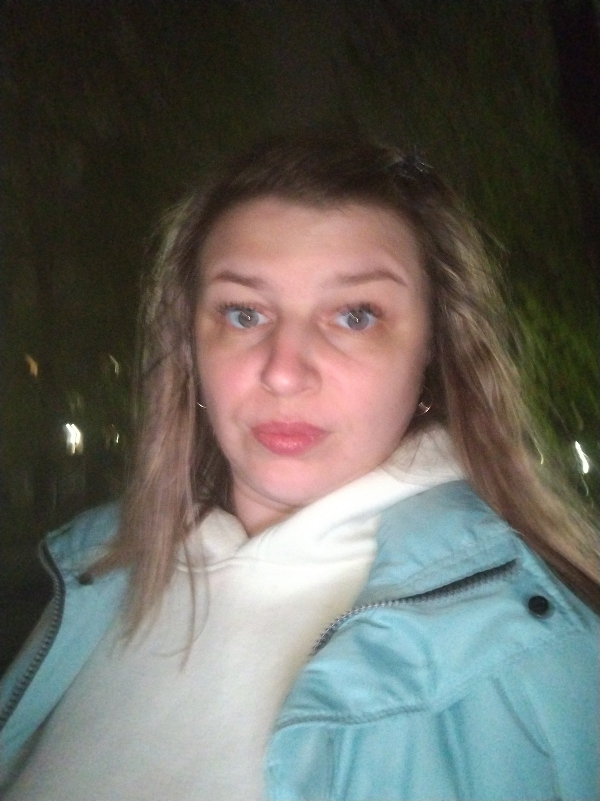 Woman documented moving through nighttime Yaroslavl locations over 8 minutes
