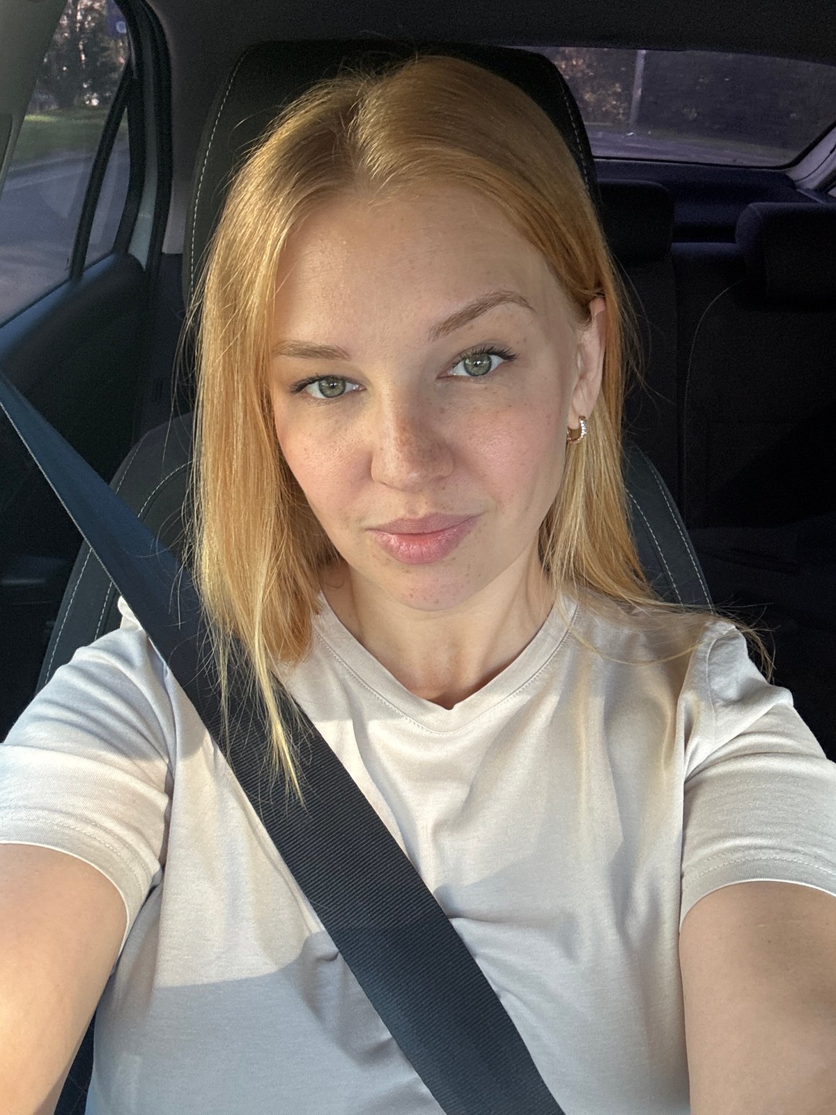 Selfies and snapshots around a Rusanovo neighborhood on a summer morning
