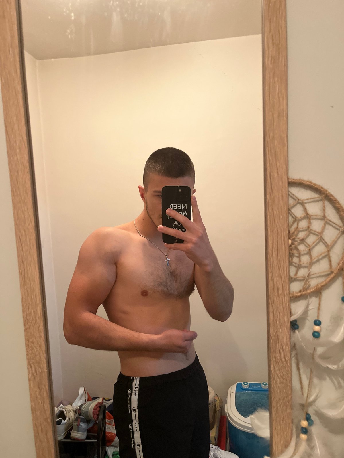 Mirror selfies captured over 50-minute span at undisclosed location