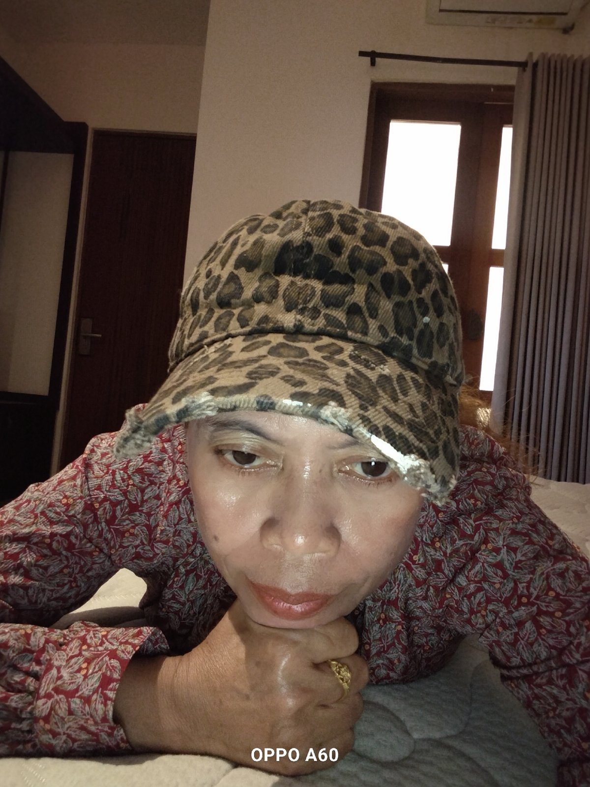 Morning in at a North Kuta hotel, selfies and room life