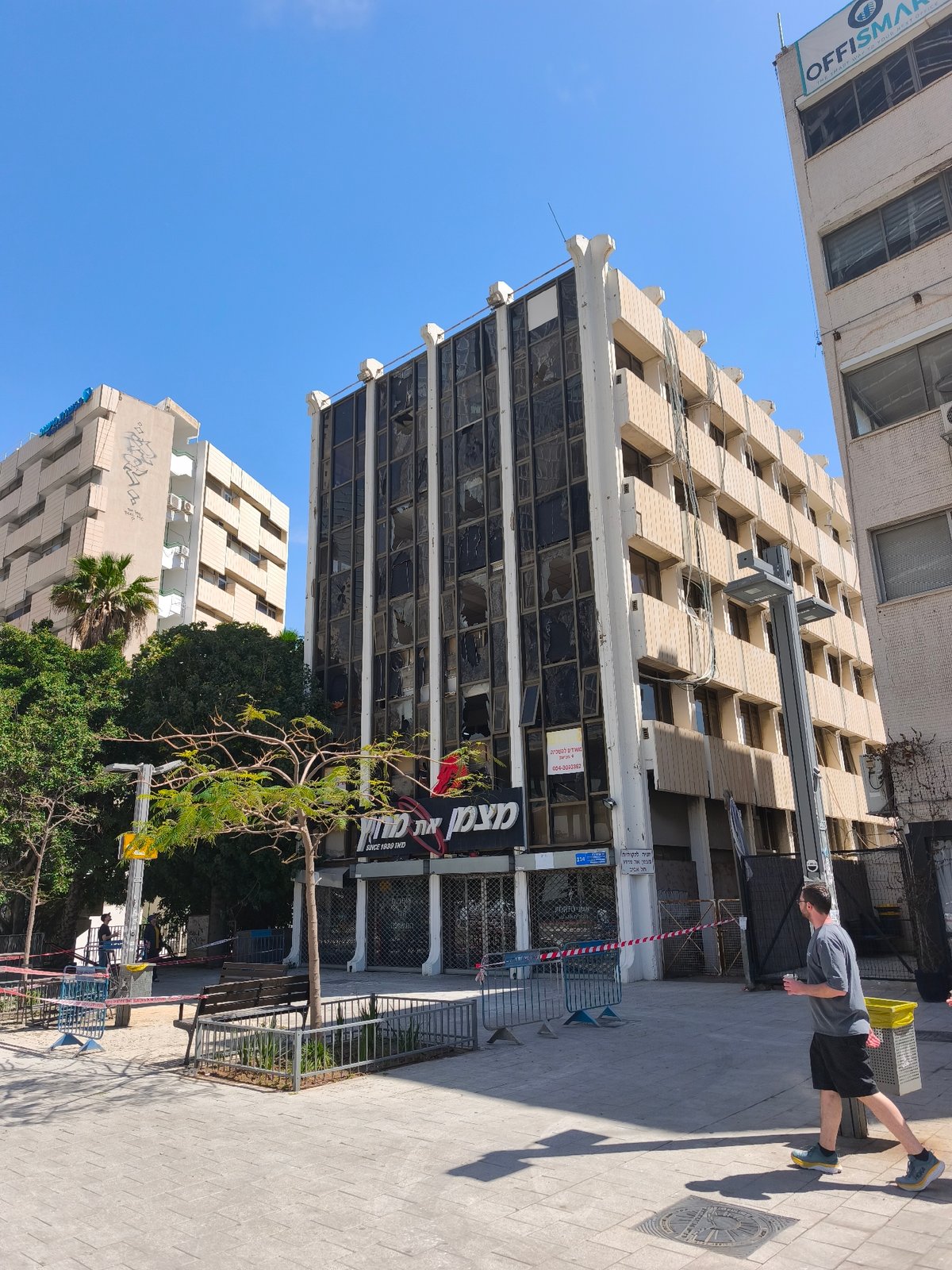 Building damage reported on Dizengoff Street in Tel-Aviv