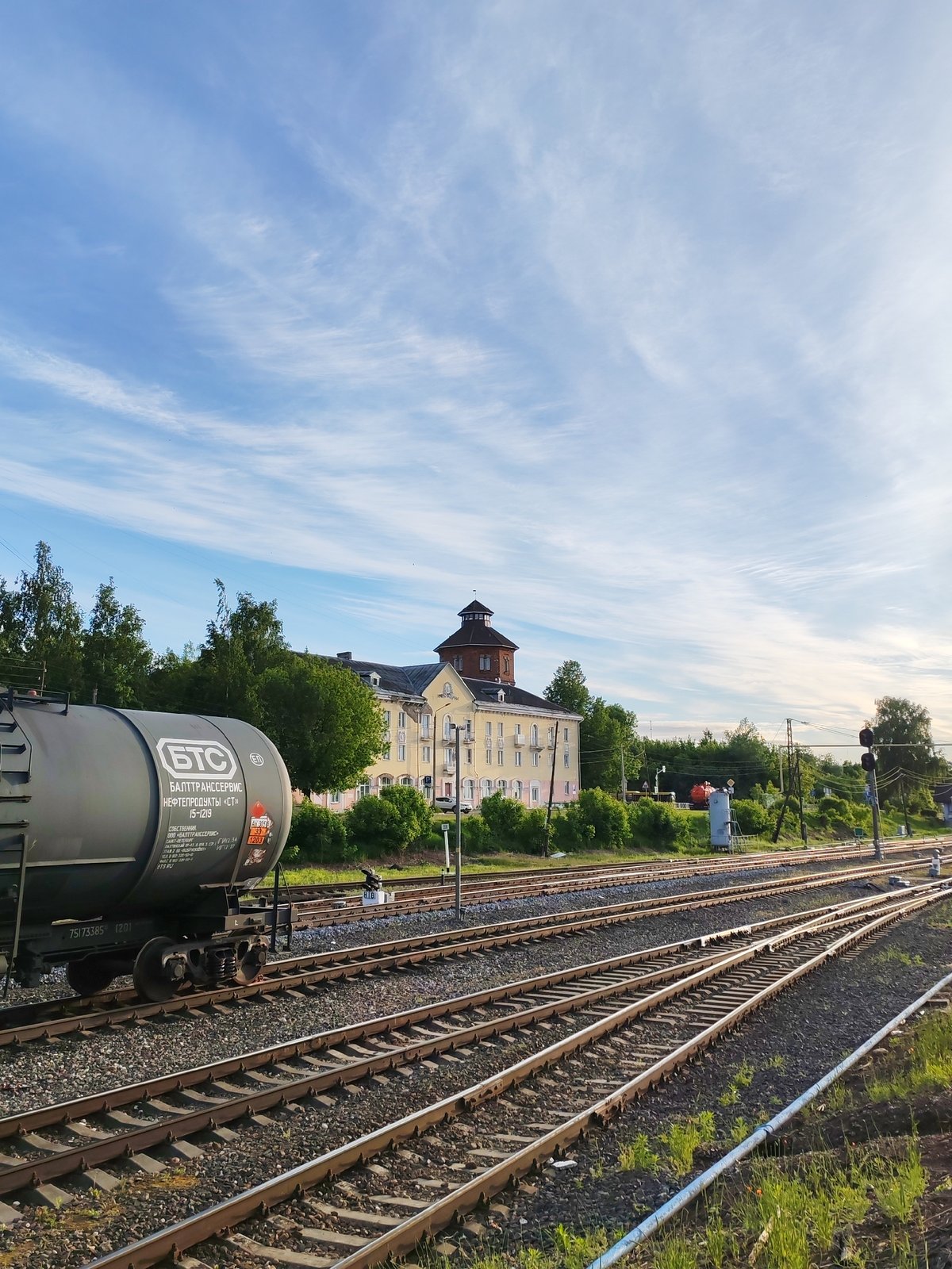 Railway infrastructure documented in Bol'shie Mkhi, Russia