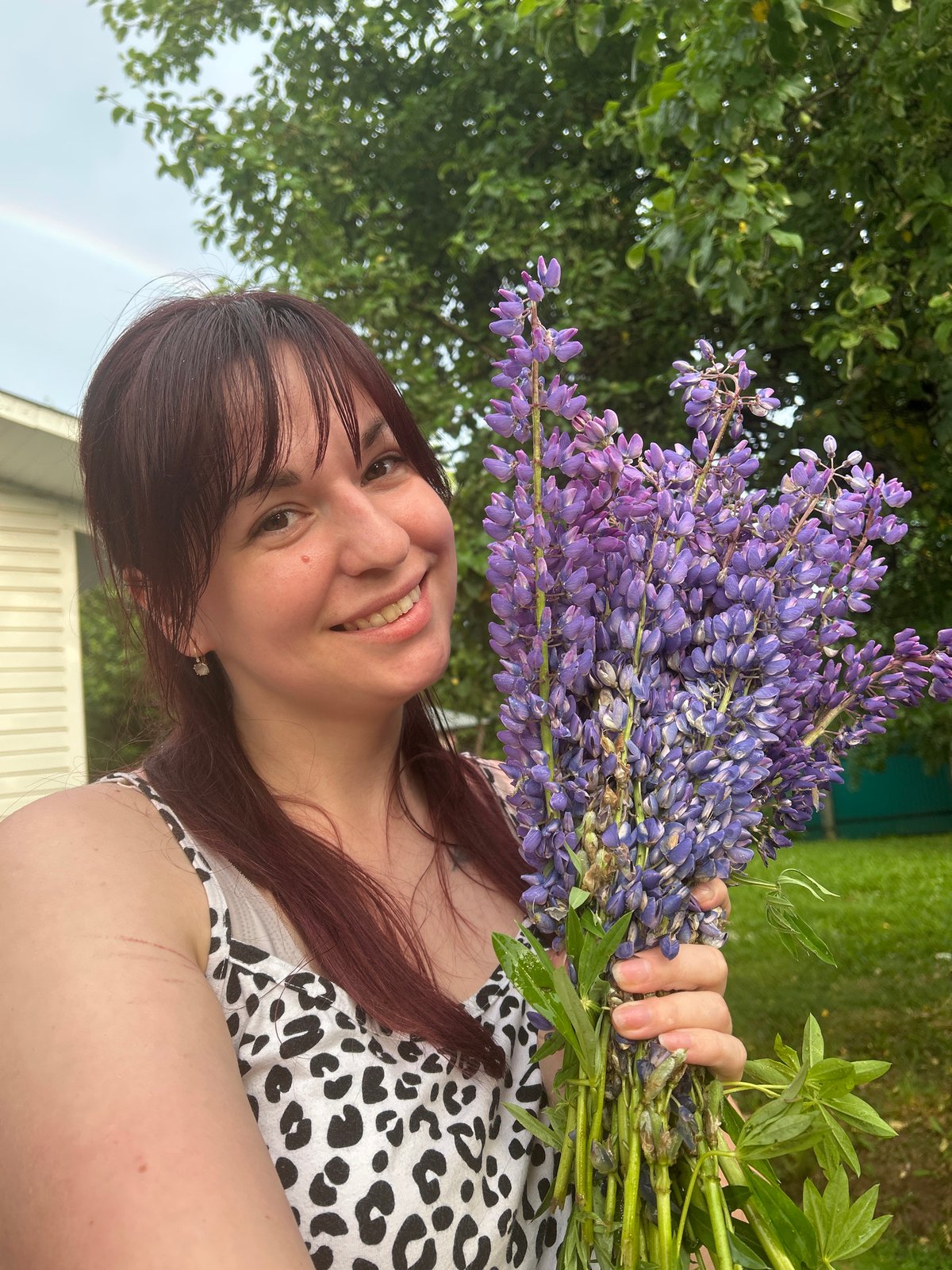 Flower portraits and rainbow sighting in rural Russia