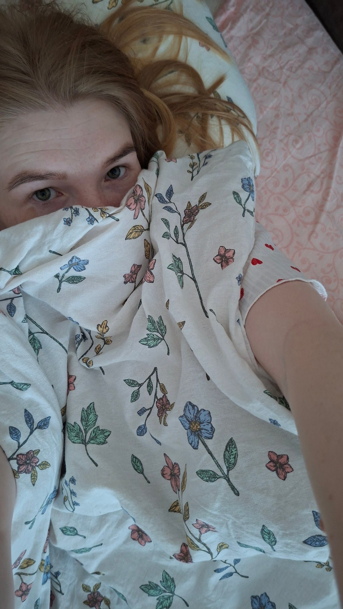 Morning routine documented across Chaikovsky, Russia residential area