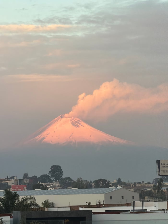 Popocatépetl volcano observed from San Bernardino Tlaxcalancingo, Mexico