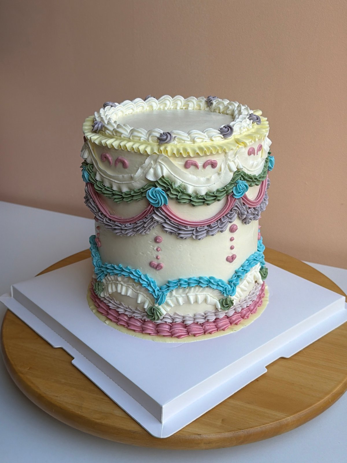 Tel Aviv Baker Completes 13kg Cake Production Marathon