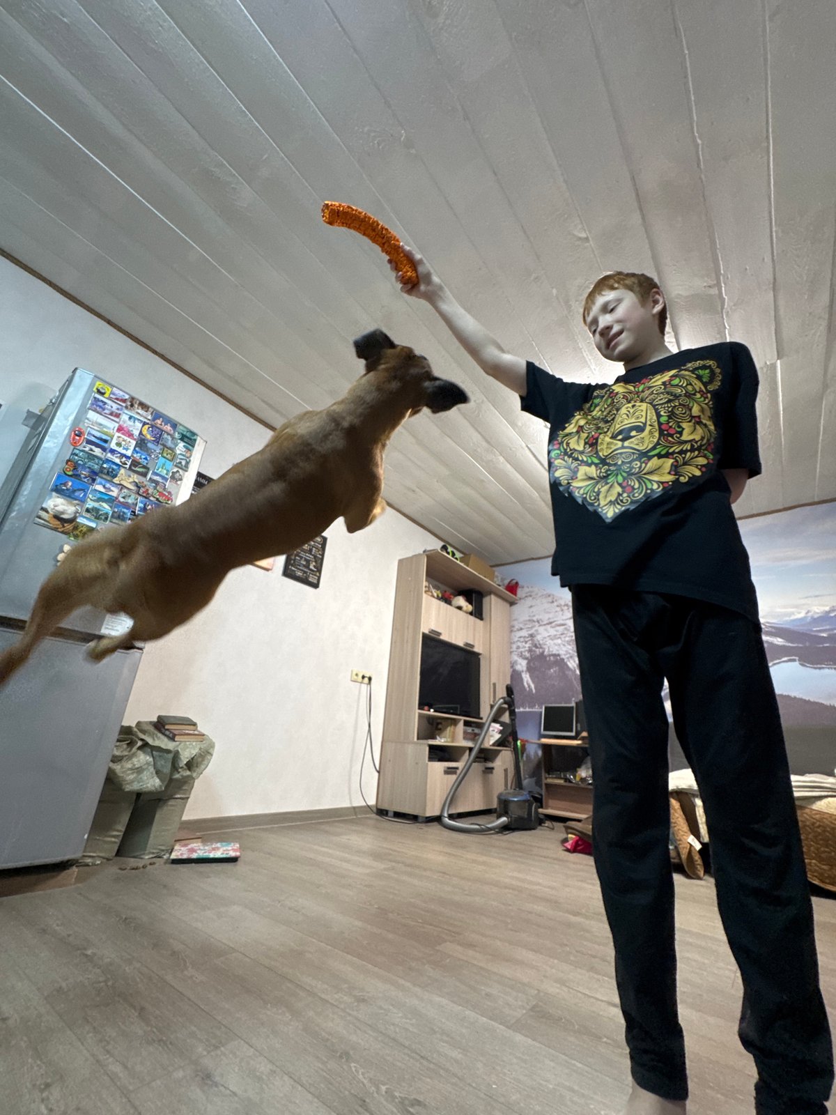 Red-haired family shares intimate moments in Chaikovsky home