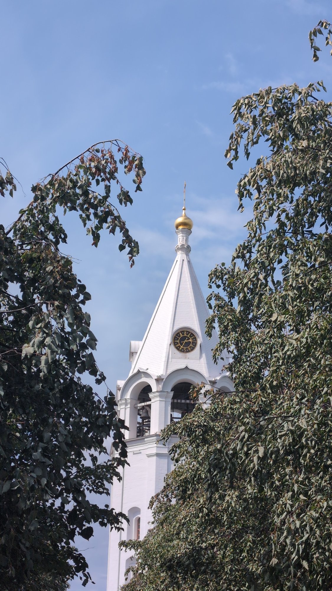 Exploring Nizhny Novgorod Kremlin's towers and grounds