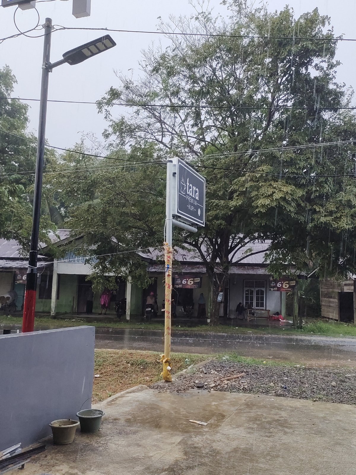Heavy rain shower hits Indonesian village during morning hours
