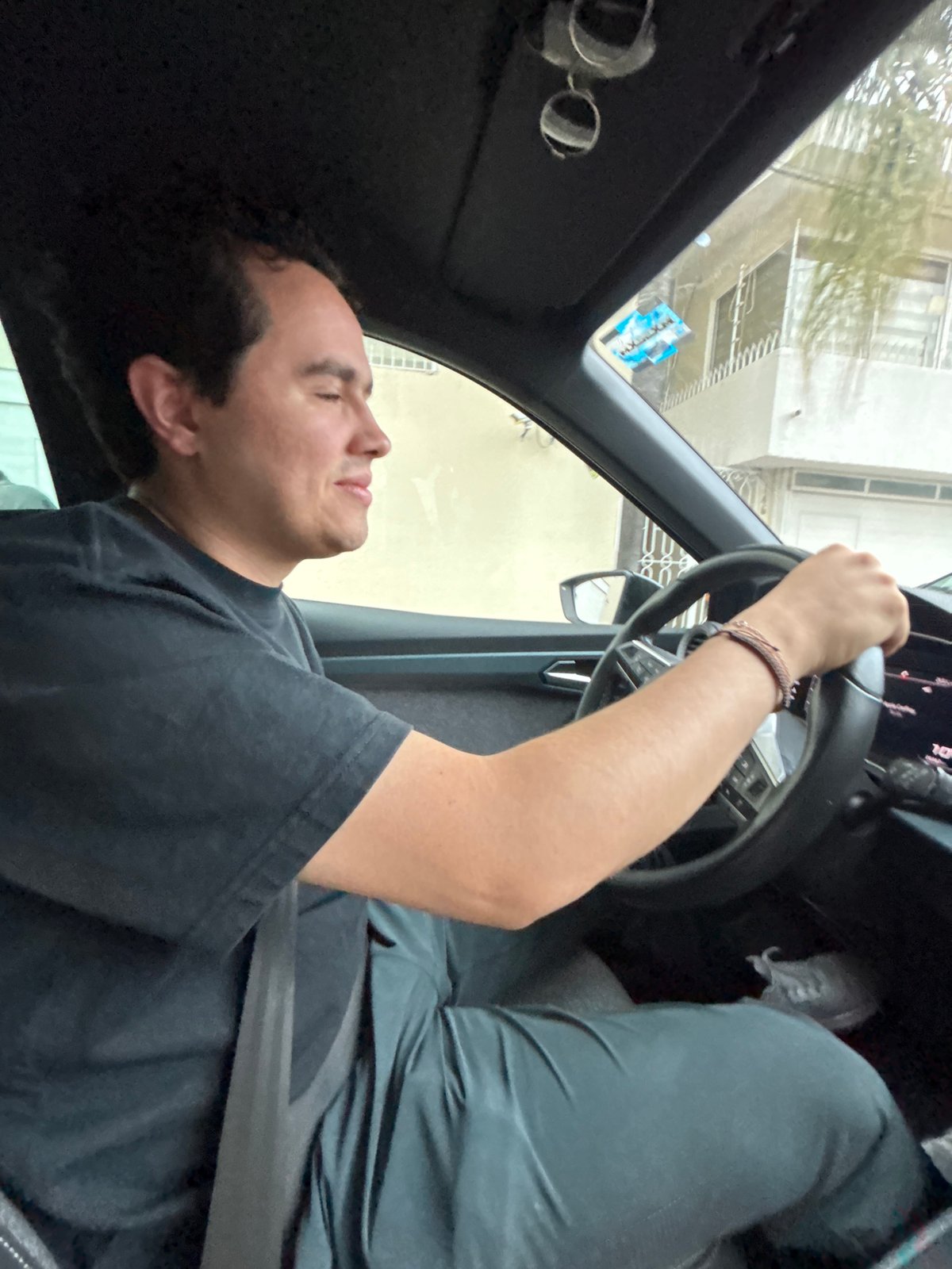 Car passengers and workspace activity captured near Puebla, Mexico