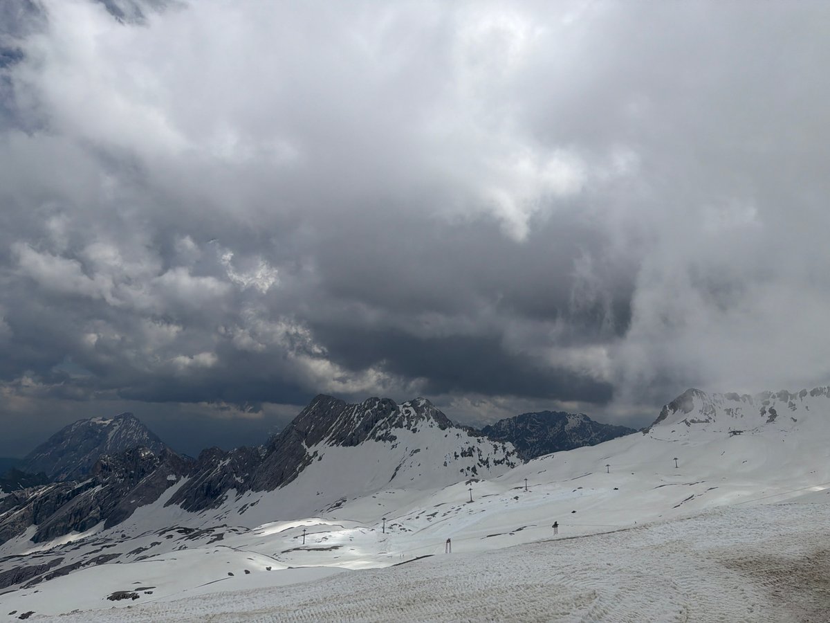 Cloudy Alpine conditions observed in Garmisch-Partenkirchen