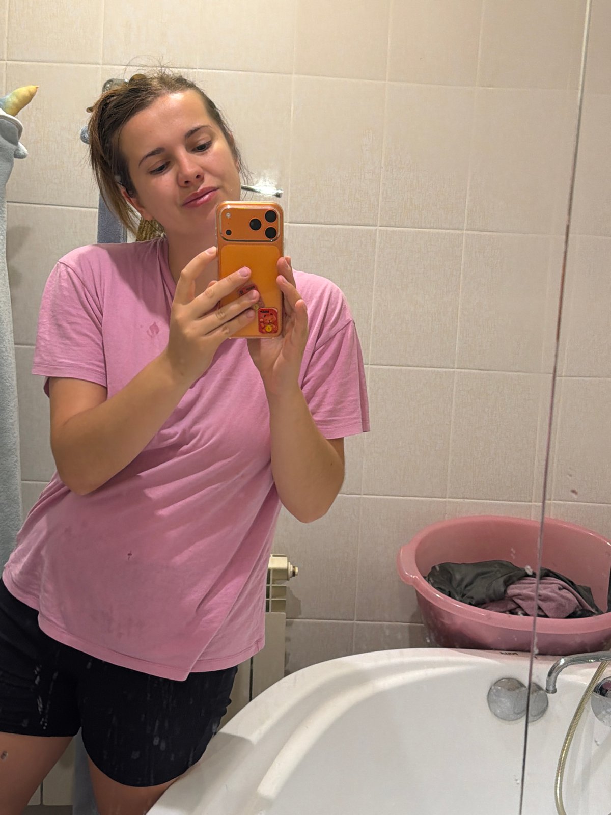 Family gathering documented in casual photos in Sochi home