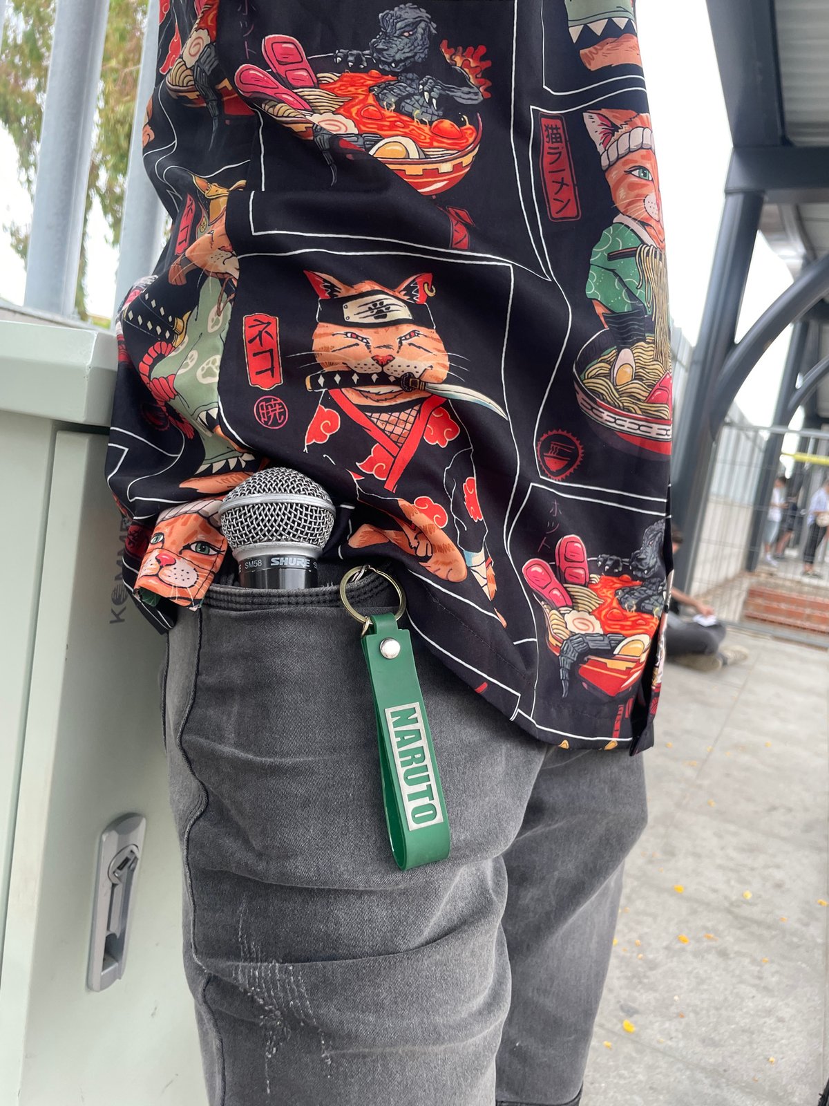 Morning life captured in Castelldefels: construction, commuters, social media