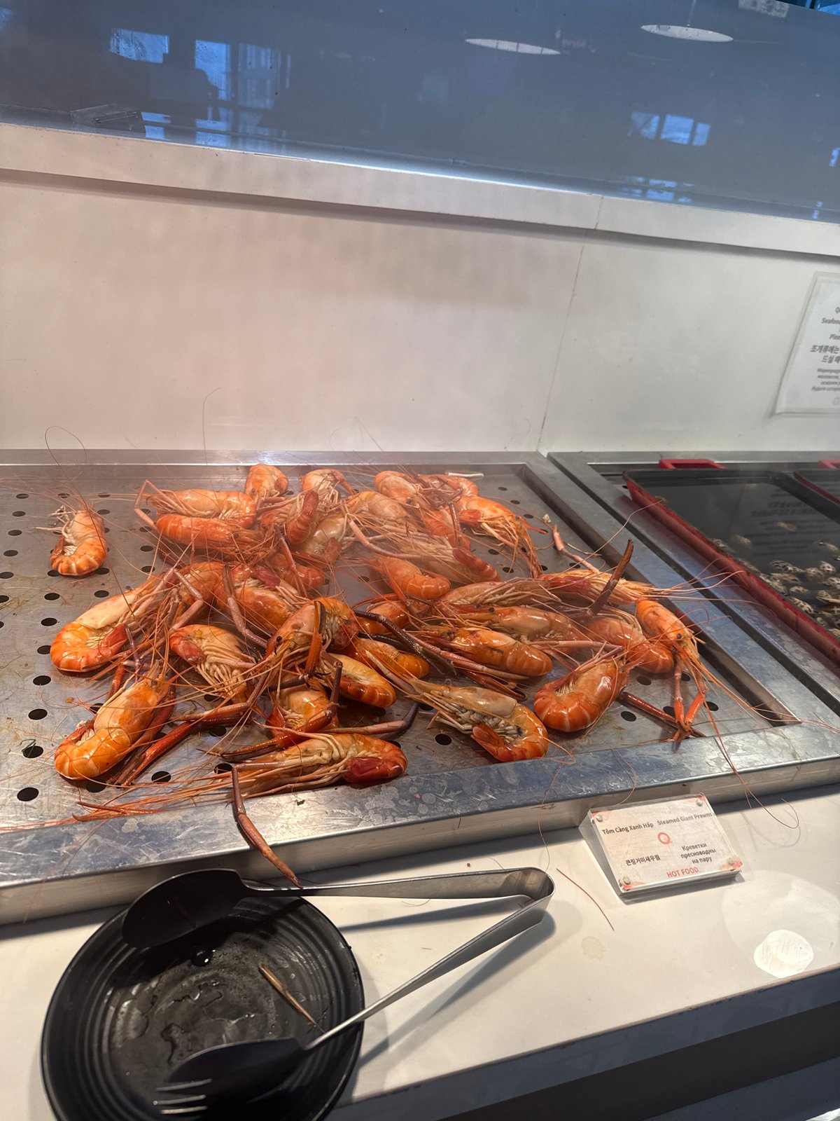 Morning seafood buffet service in Nha Trang restaurant