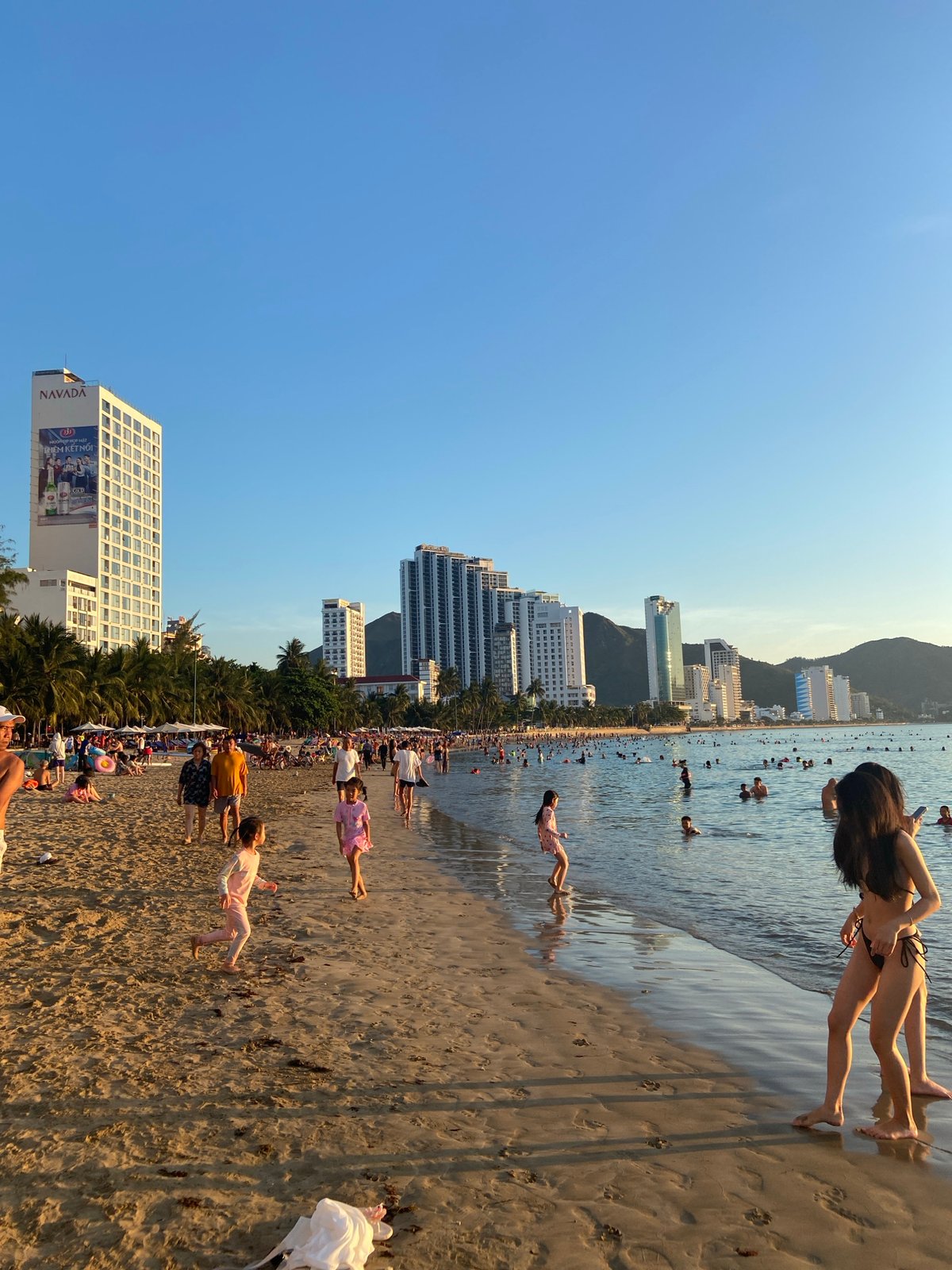 Beach life and city scenes documented in Nha Trang