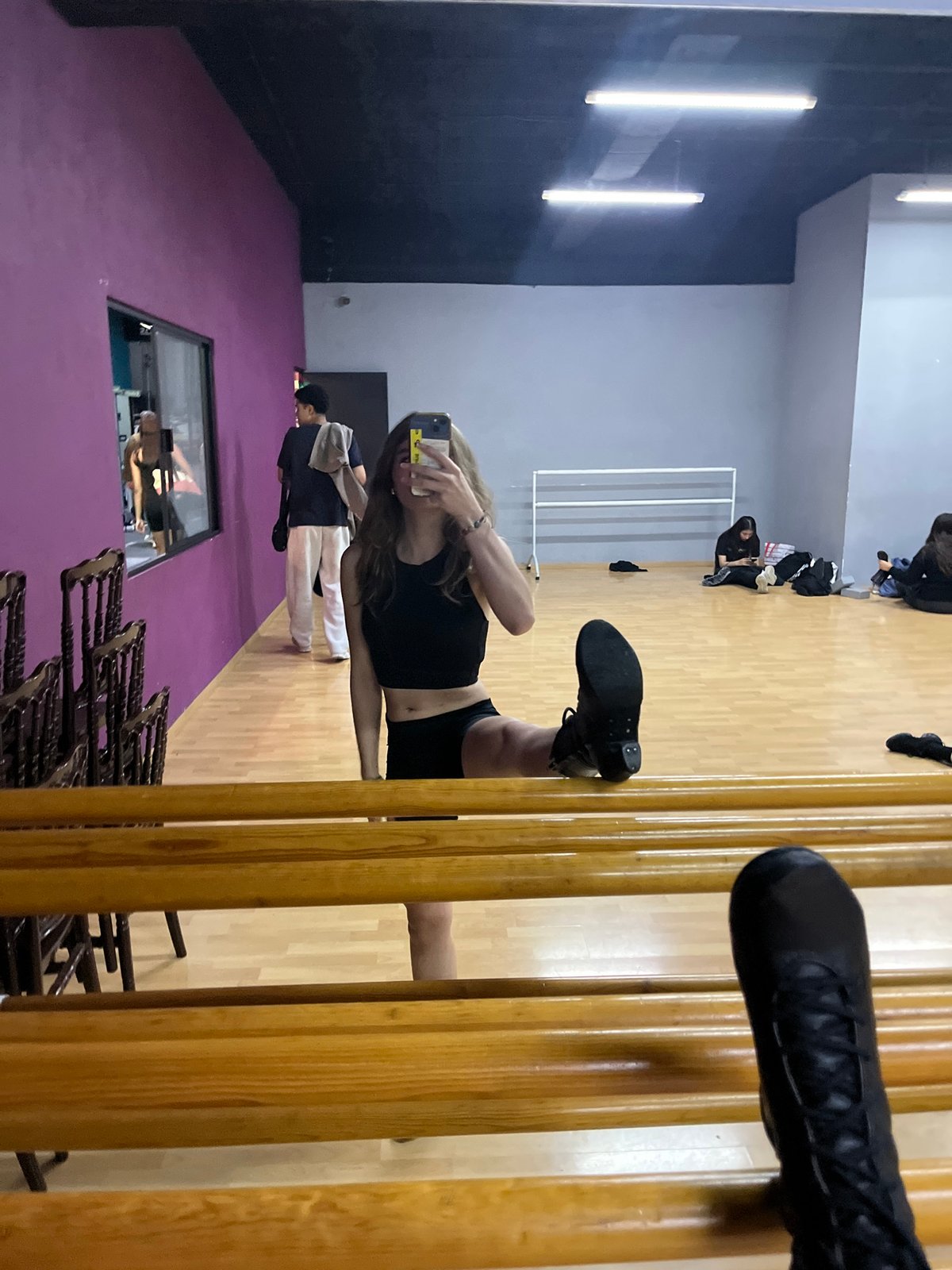 Woman takes dance studio selfies in Mexico