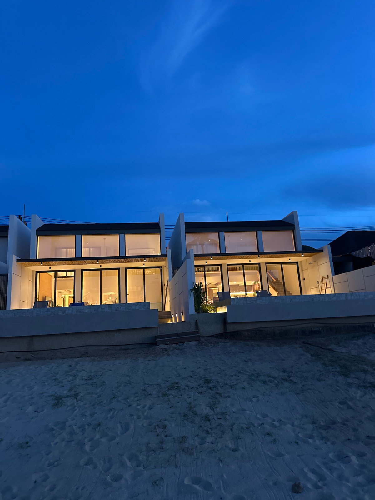 Sunset hour at a laid-back Thai beachfront