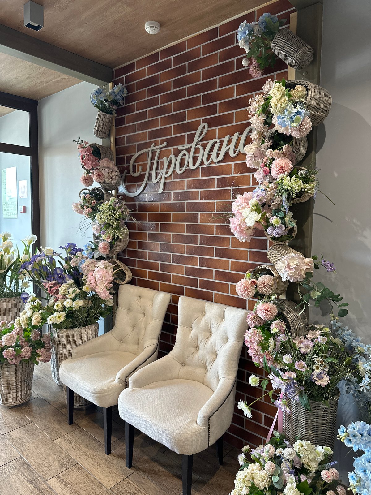 Morning documentation tour captures Votkinsk restaurant and street scenes