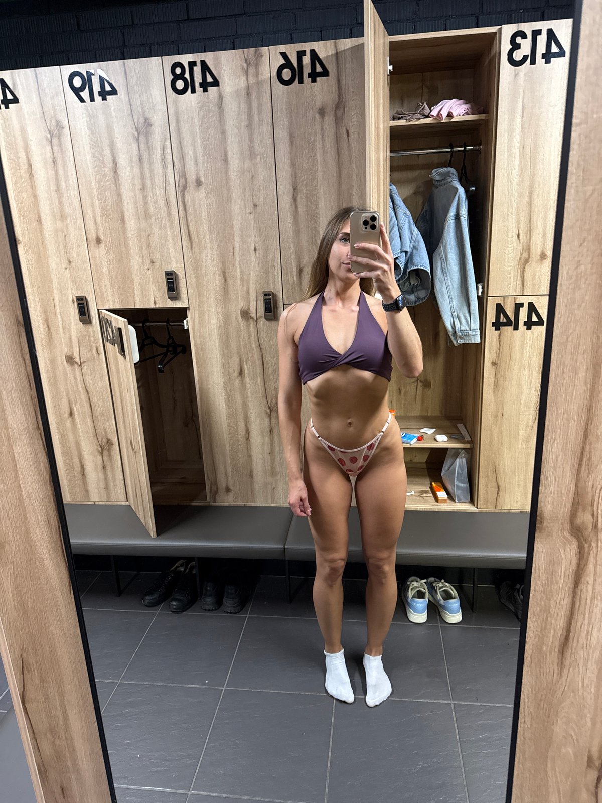 Locker room mirror selfie in a St. Petersburg gym