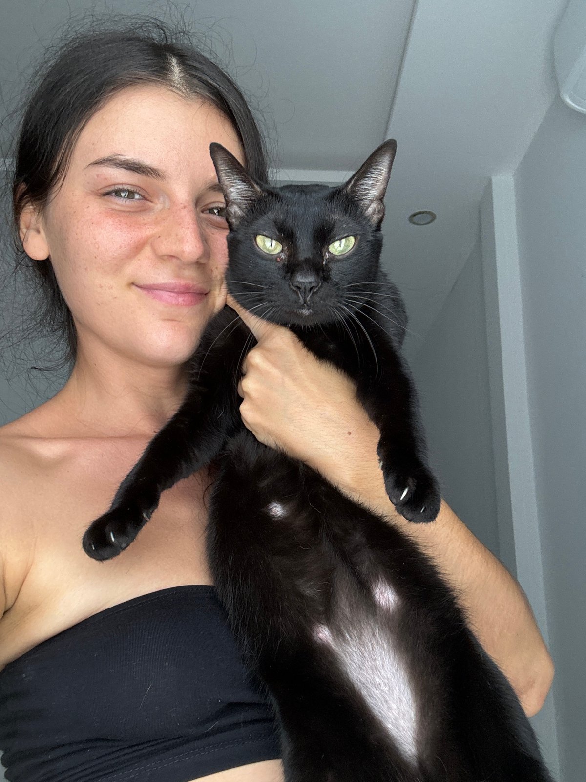 Lazy morning in Mũi Né with a black cat and good vibes
