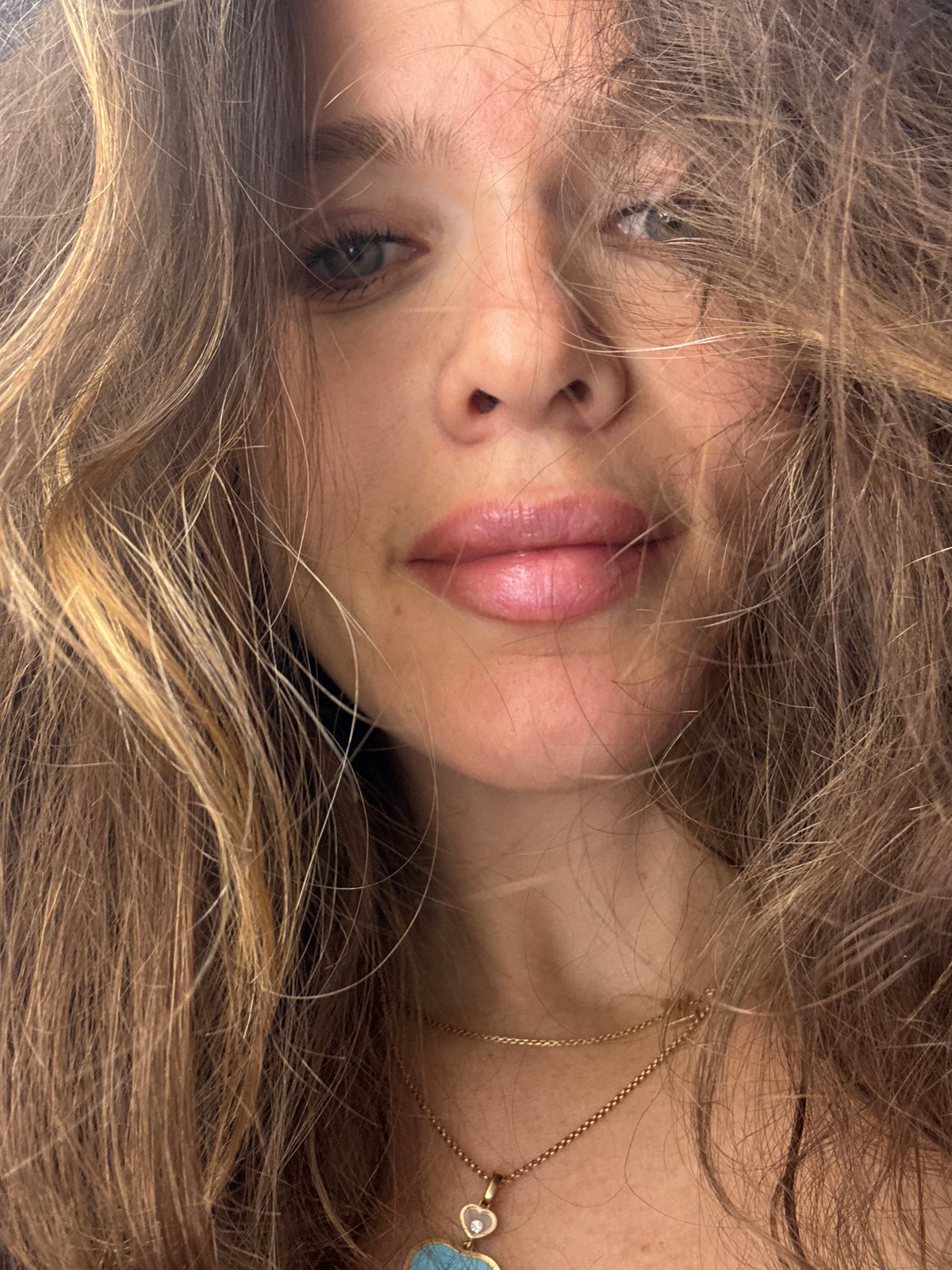 Woman photographed in close-up portraits over 42-second span