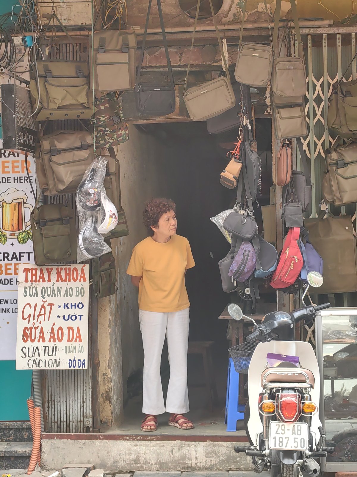 Morning street life documented across central Hà Nội