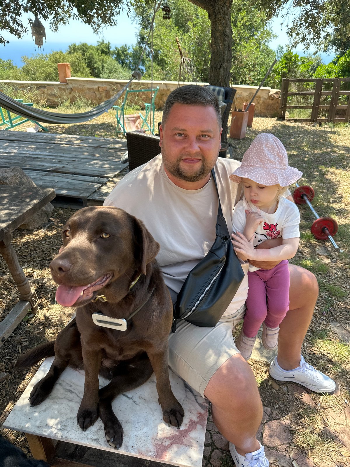 Family weekend gathering with pets documented in Spanish countryside