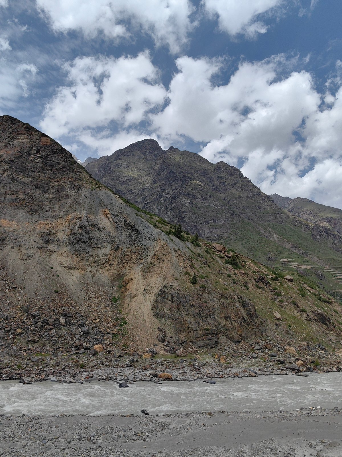 Morning meal and mountain views along the Lahaul Valley road