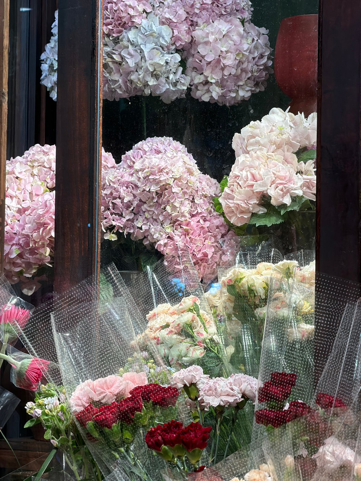 Morning visit to Nha Trang flower shop and bakery