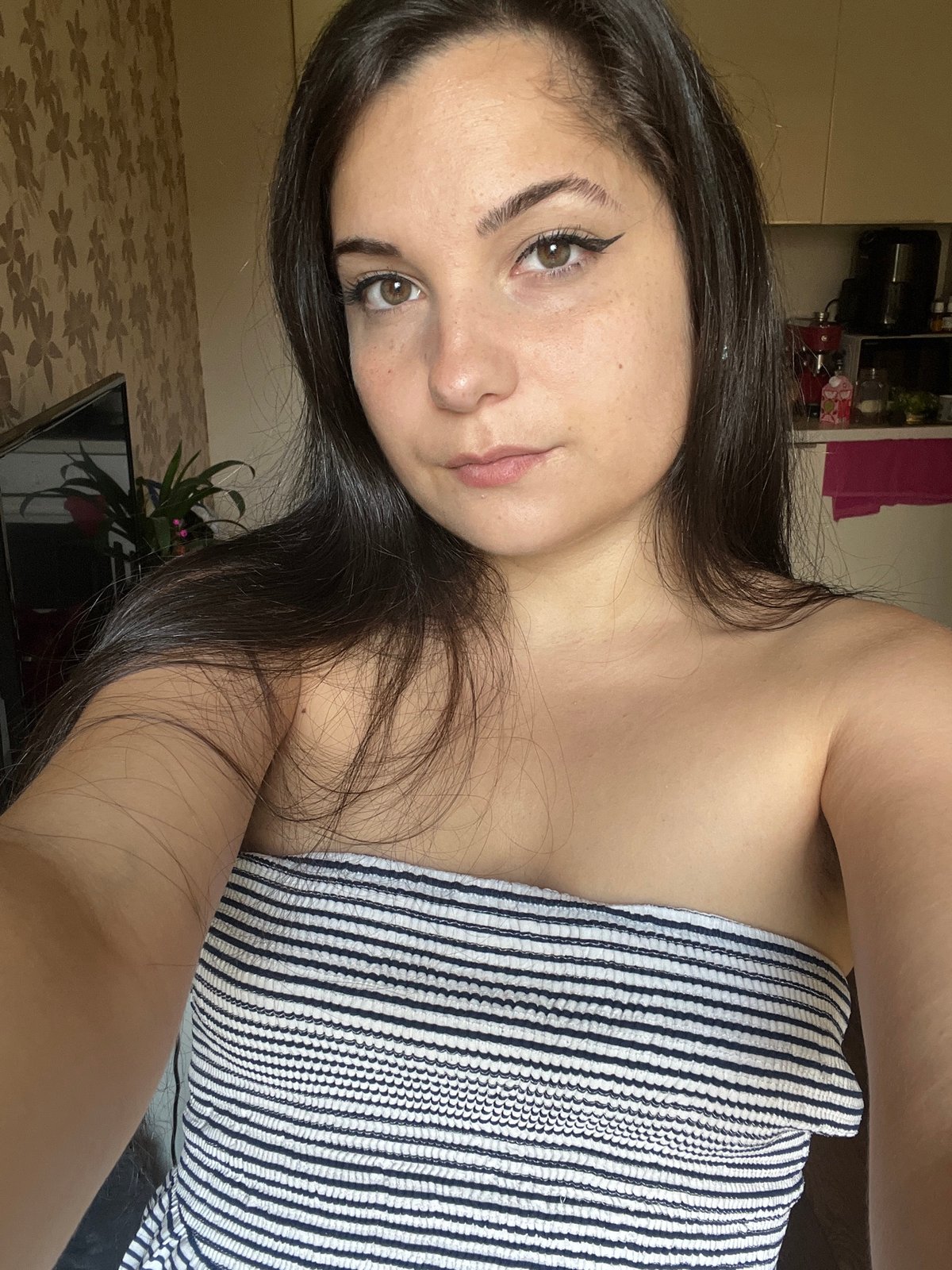 Selfies and multilingual text posts from Sofia one morning