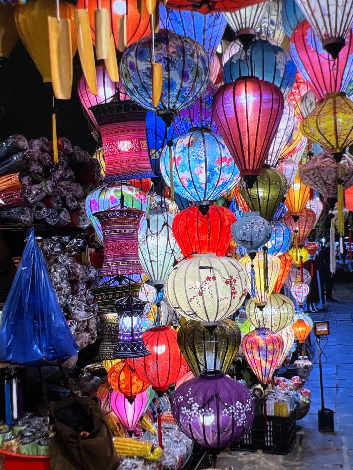 Fitness studio and colorful market scenes captured simultaneously