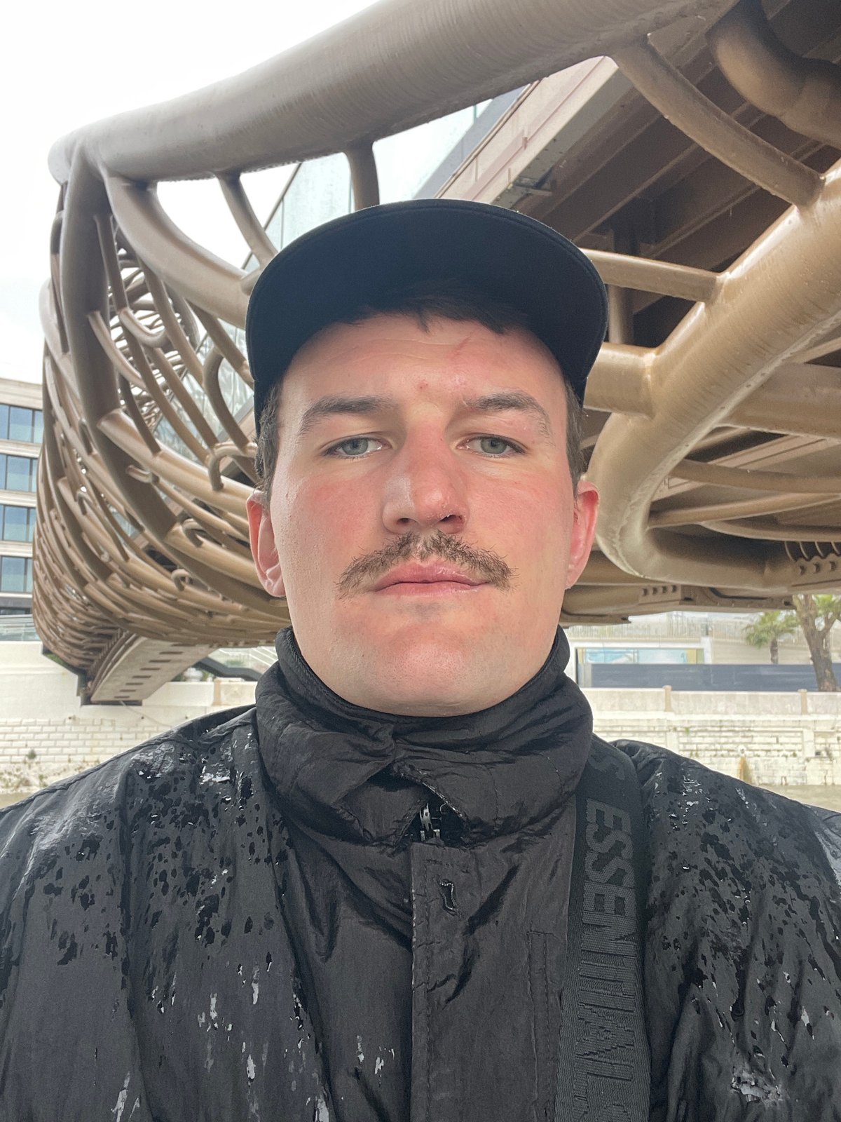 Individual spotted at multiple Sochi locations during afternoon walk