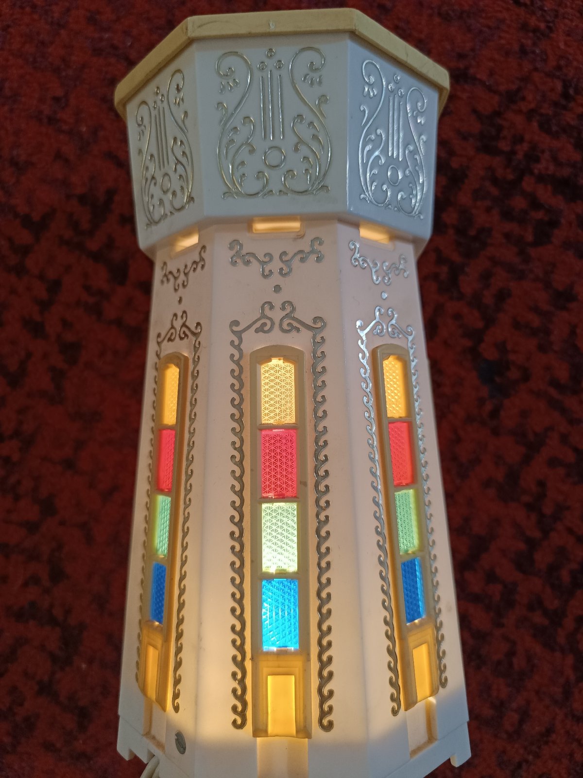 Close-up shots of decorative gifts, lanterns, and keepsakes