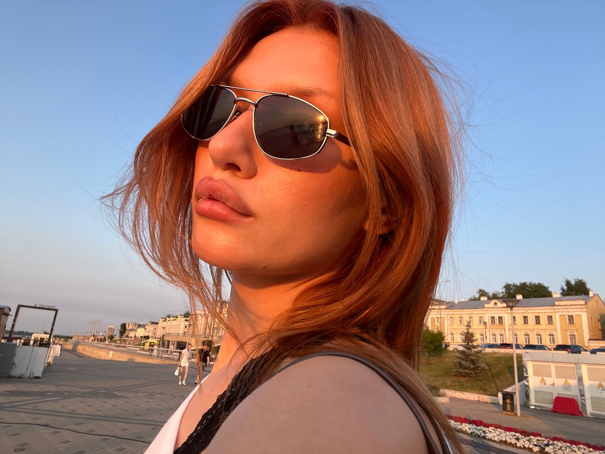 Sunset stroll along the Strelka waterfront in Nizhny Novgorod