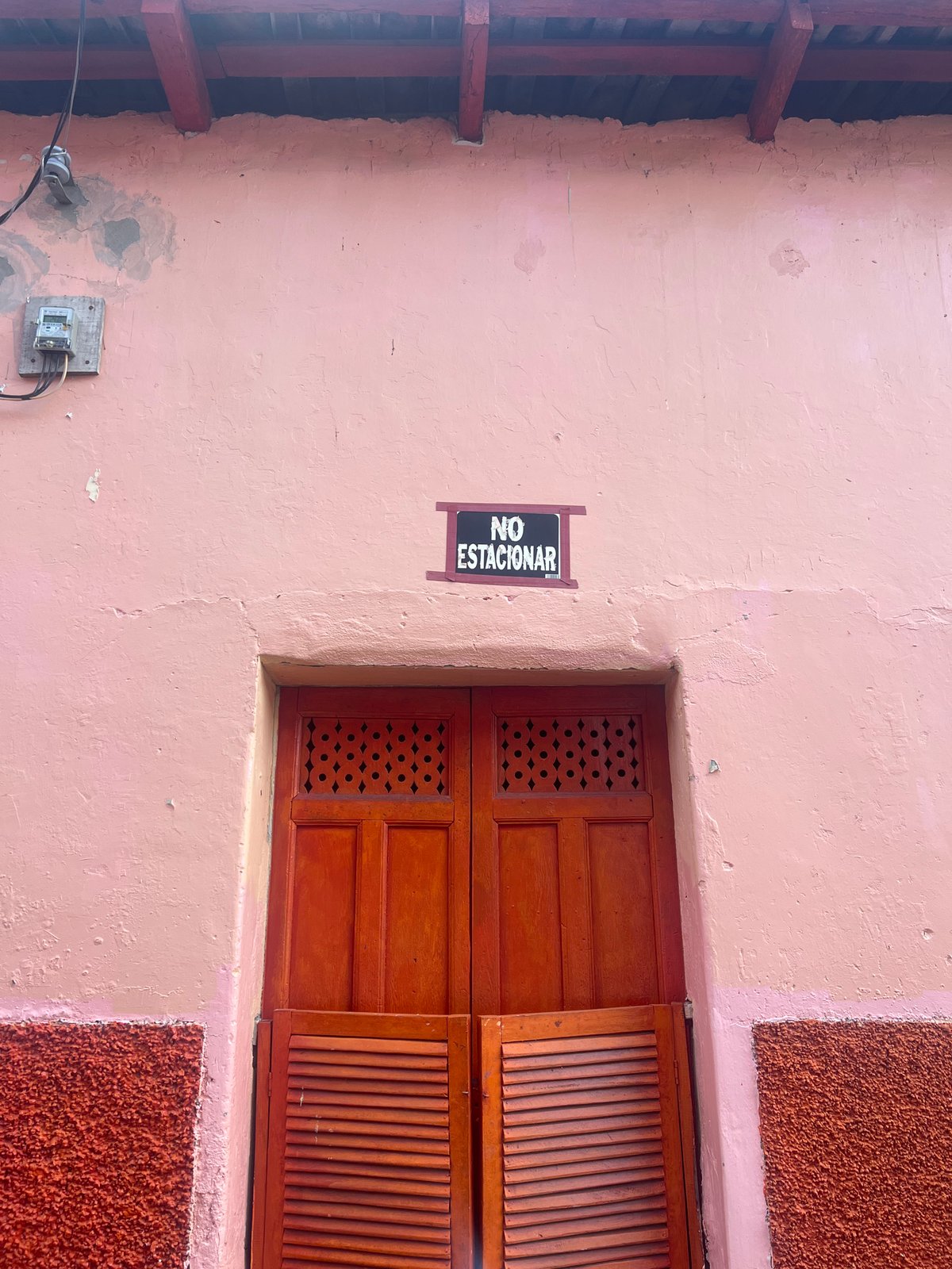 Colonial architecture and street life documented in Suchitoto