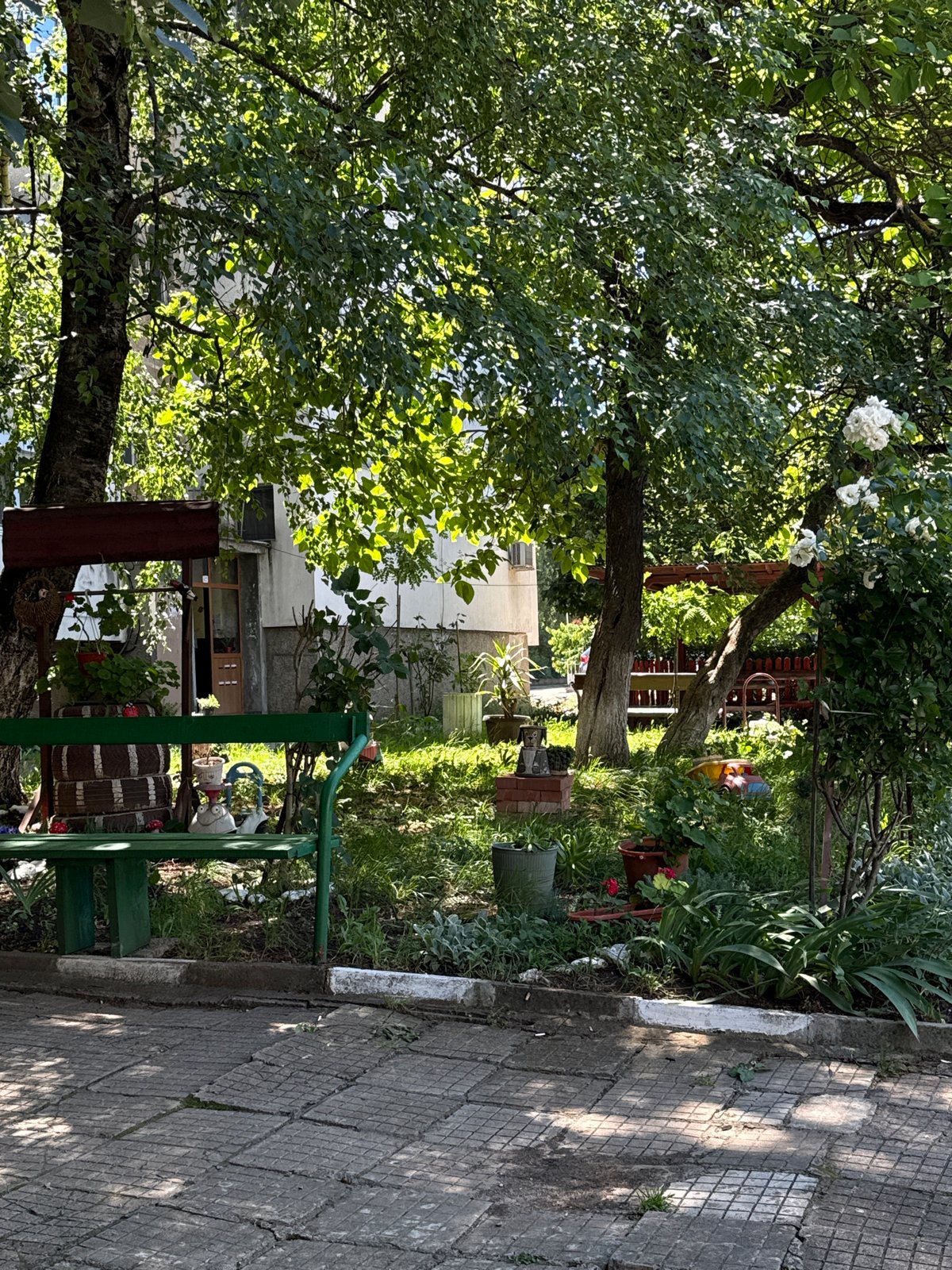 Afternoon stroll through Vratsa neighborhoods and local spots