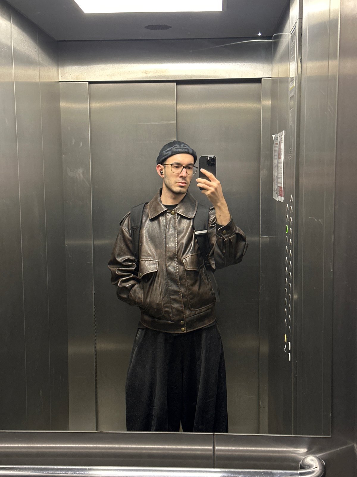 Man observed in elevator in Moscow