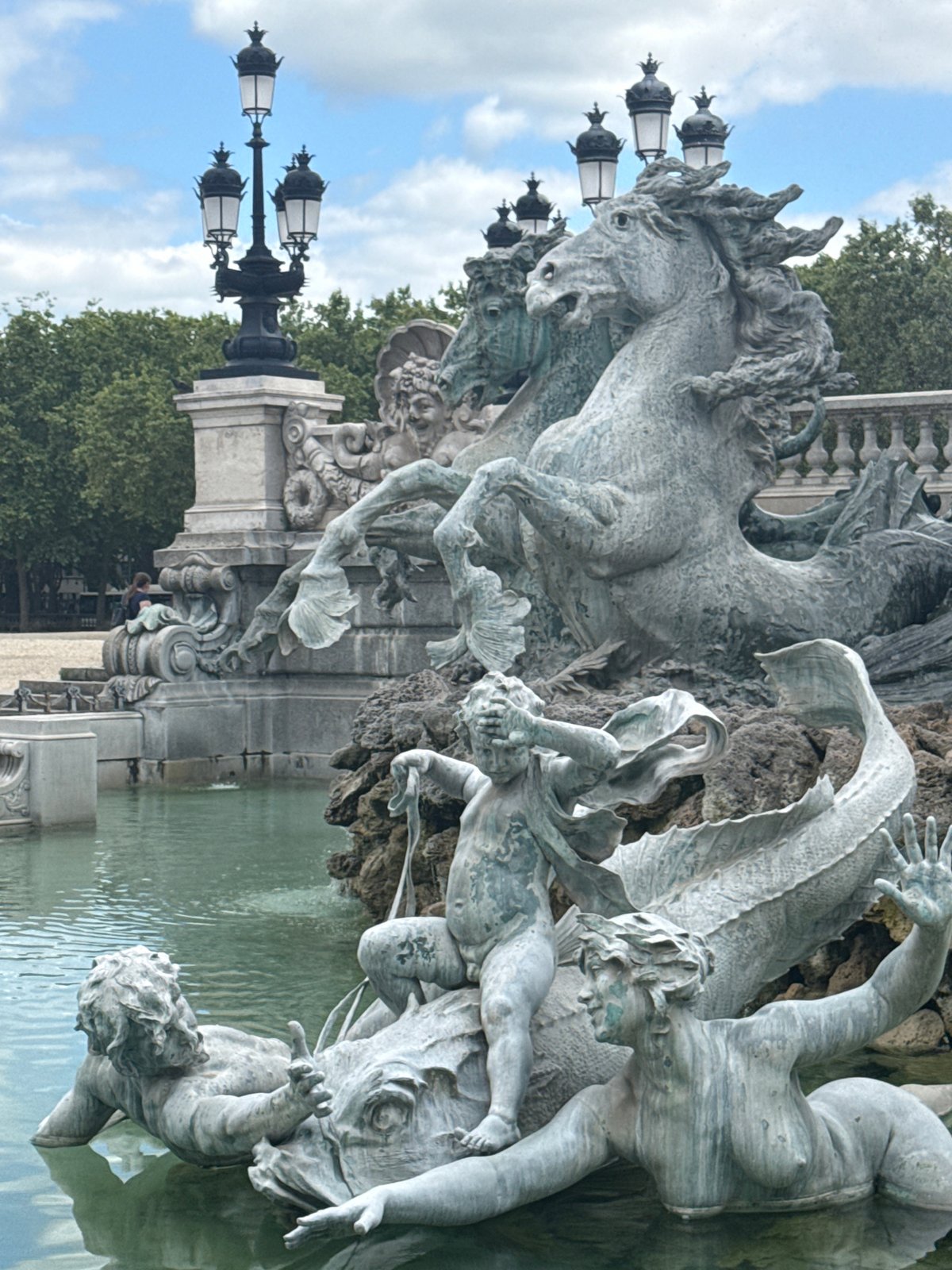 Witness documents Monument aux Girondins fountain sculptures in Bordeaux