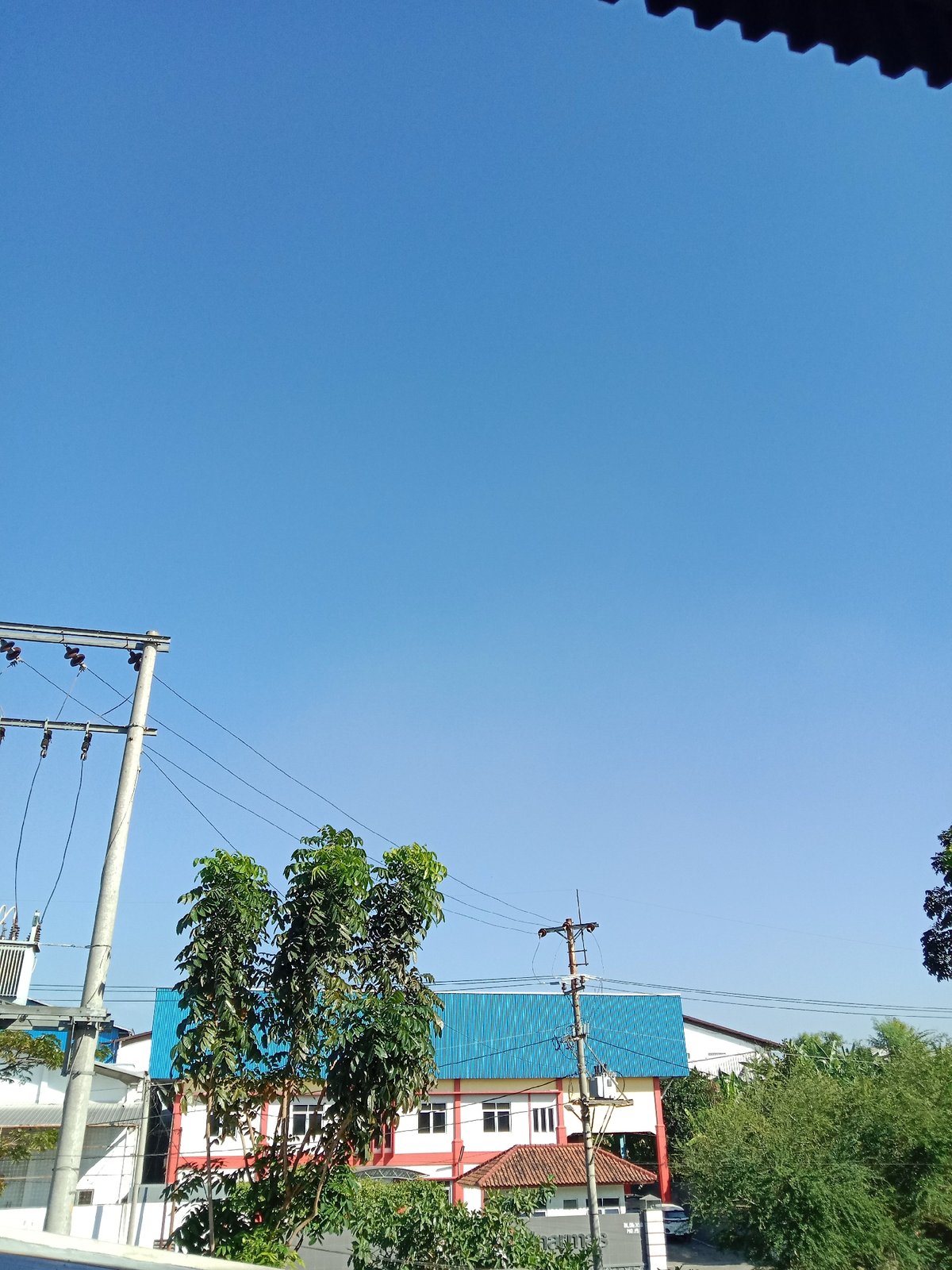 Busy day at an administrative facility in Semarang