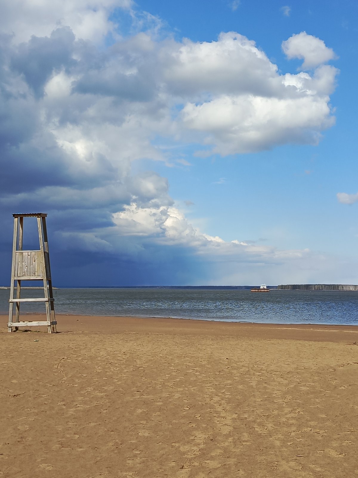 Solo beachgoer documents quiet morning at Kama Reservoir, Russia