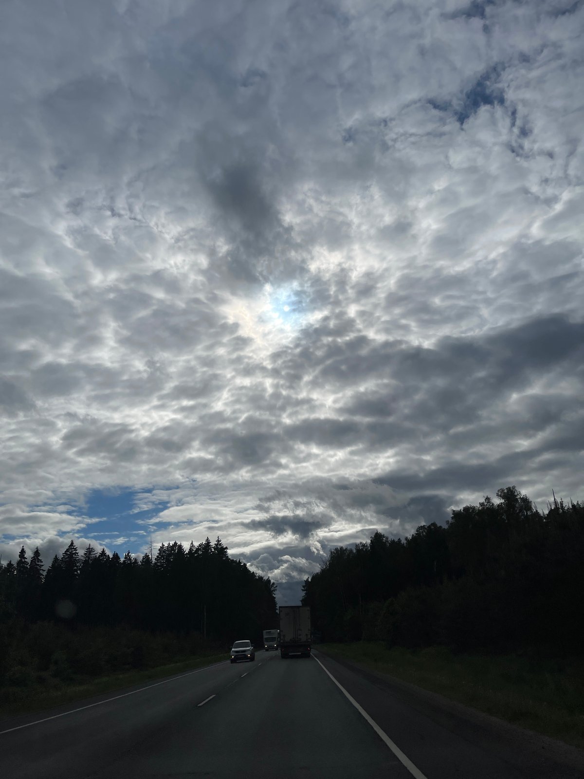 Vehicle captures routine traffic view on Ivanovskoye road