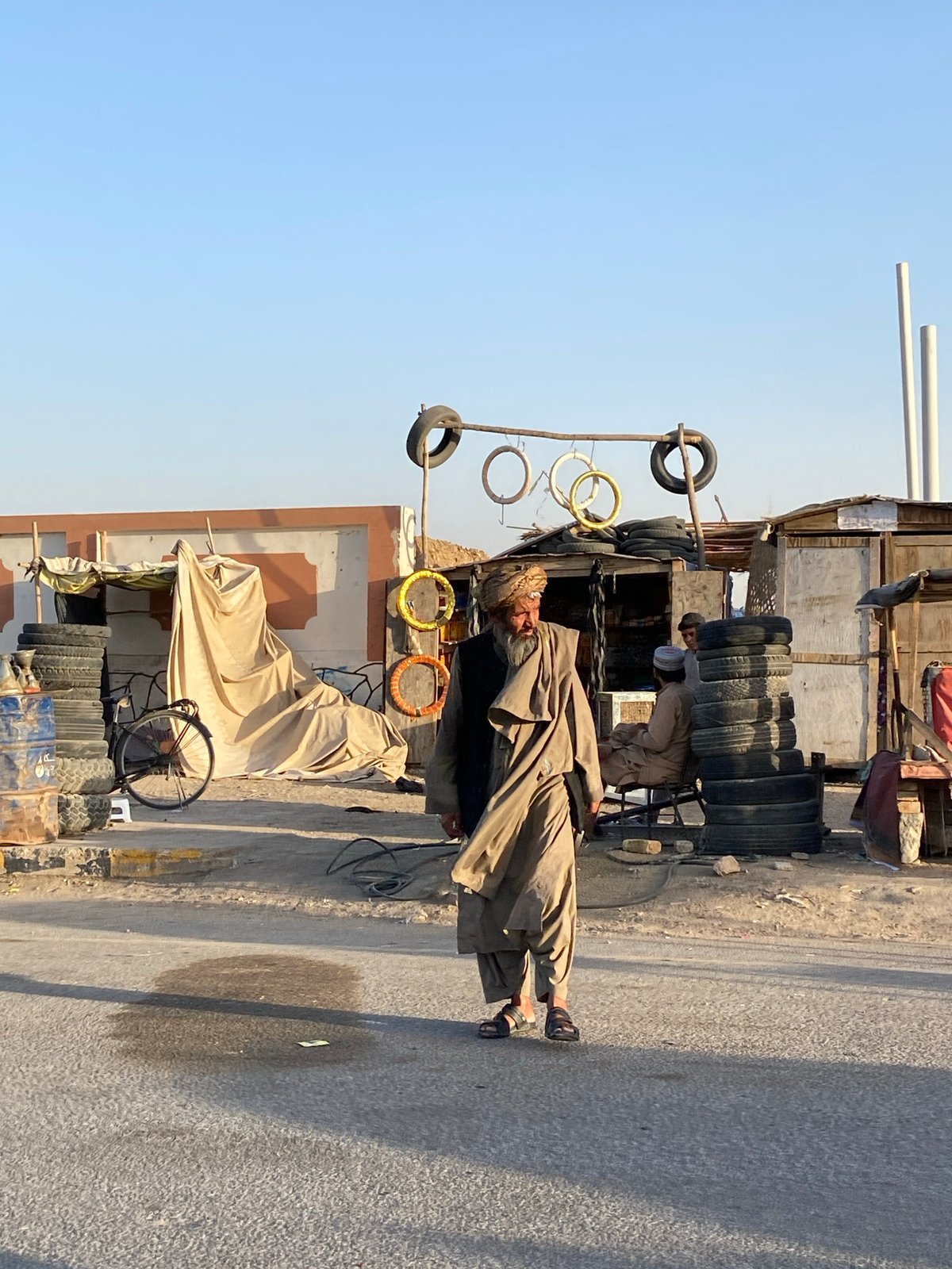 Daily life scenes documented in Kandahar streets