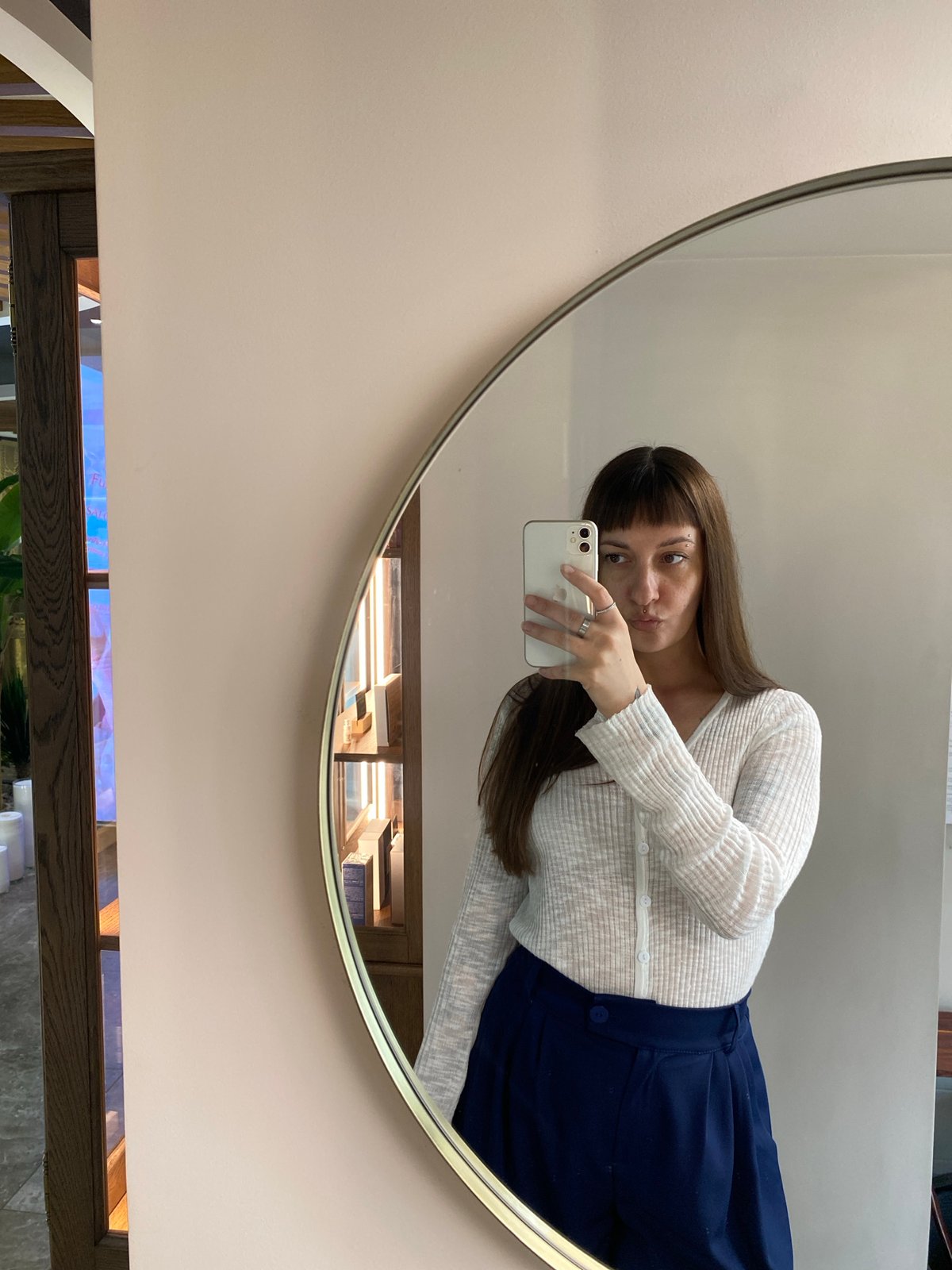 Morning at a Votkinsk workplace: selfies, coffee, quiet interiors