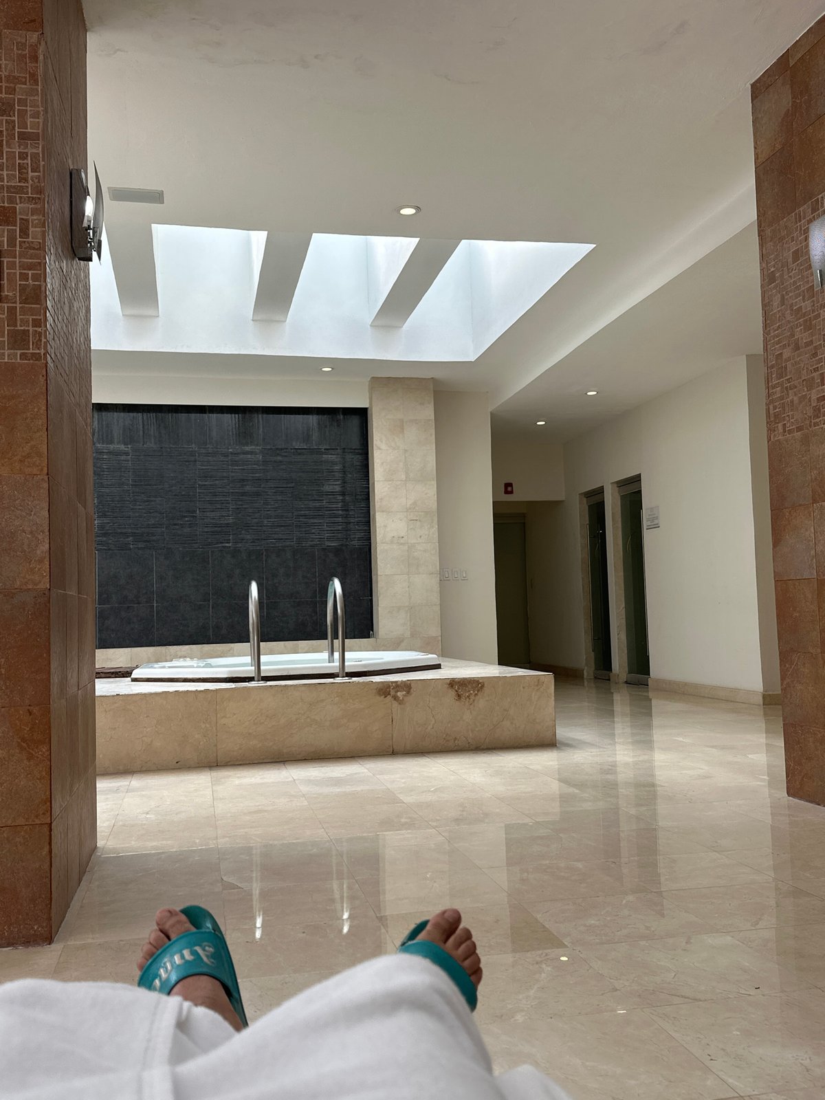 Witness documents modern spa facility interiors in Tlaxcalancingo