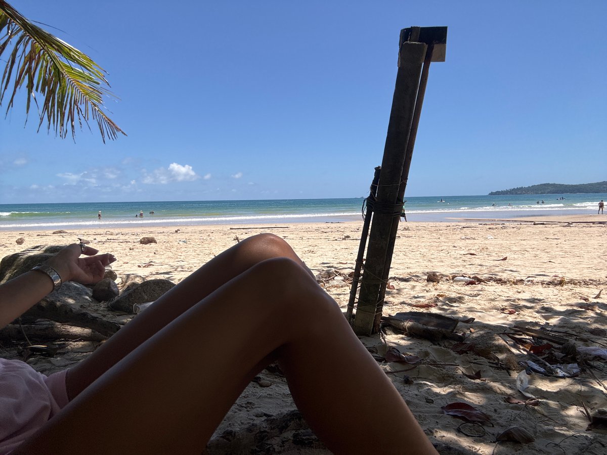 Lazy morning on a rocky Choeng Thale beach