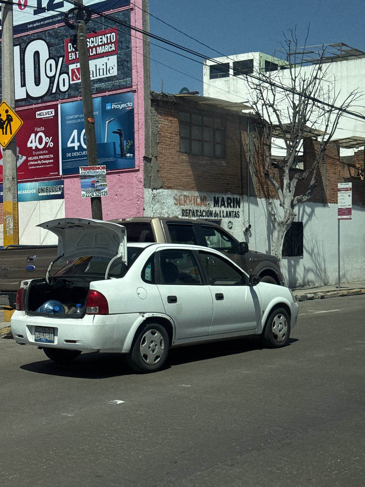 Woman observed in parked car on Puebla street