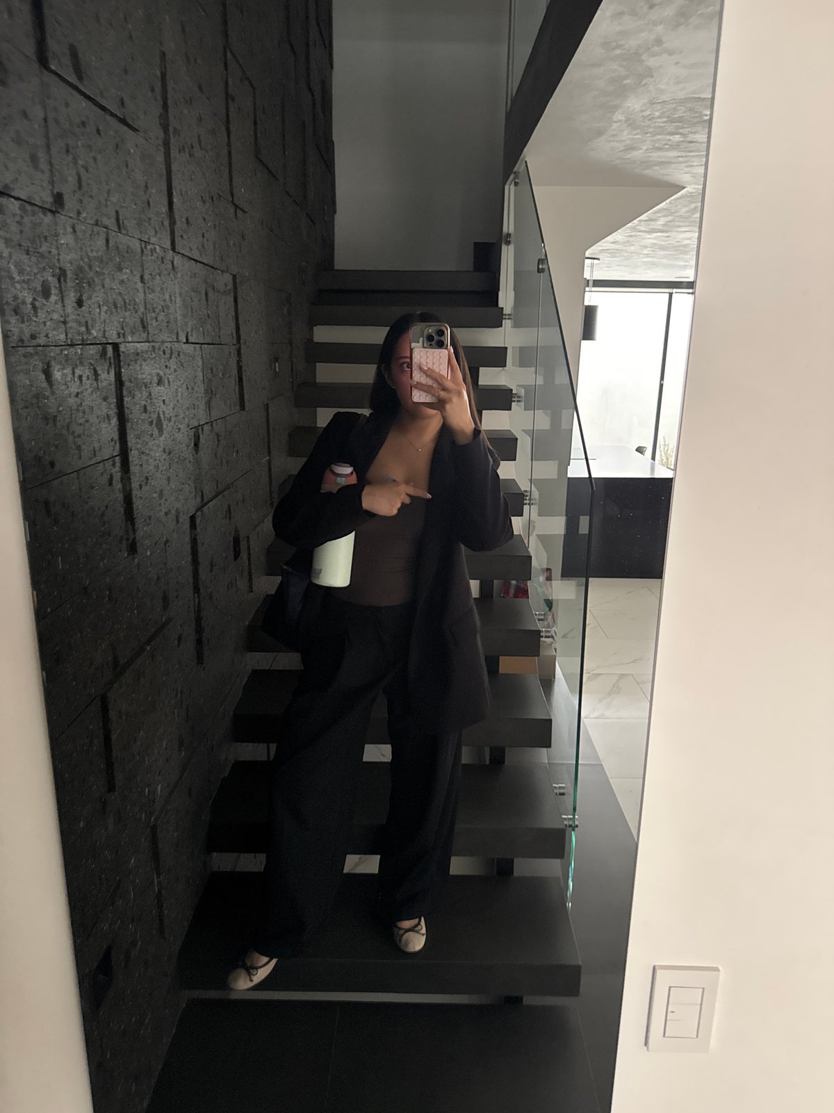 Woman documents evening activities in Puebla through selfies, videos