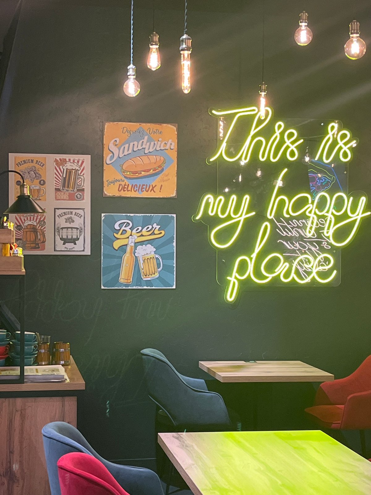 Pizza restaurant interior documented in Izhevsk, Russia