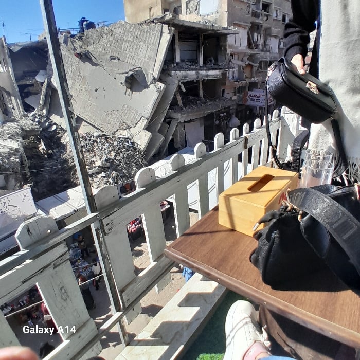 Street market operates amid war damage in Khan Yunis